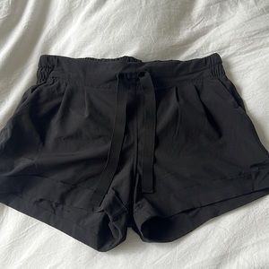 Lululemon Spring Break Away Short II